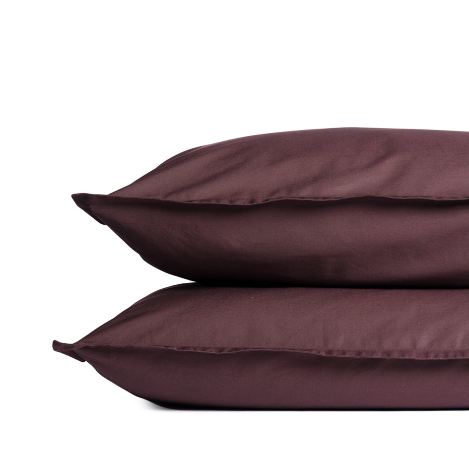 Percale Cotton Pillowcase in Plum Red (Set of 2) Image 1