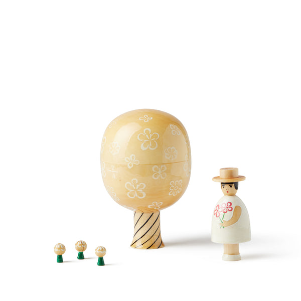 「Girl & Tree Cherry」　artek マトリョーシカ Girl & Tree Cherry」 artek マトリョーシカ