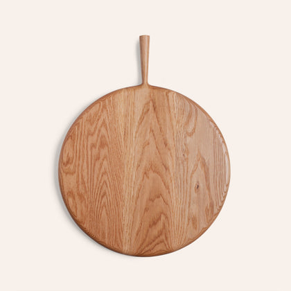 16" Circle Cutting Board in Oak
