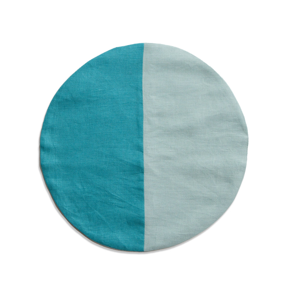 Round Placemat in Seafoam & Peacock Image 1