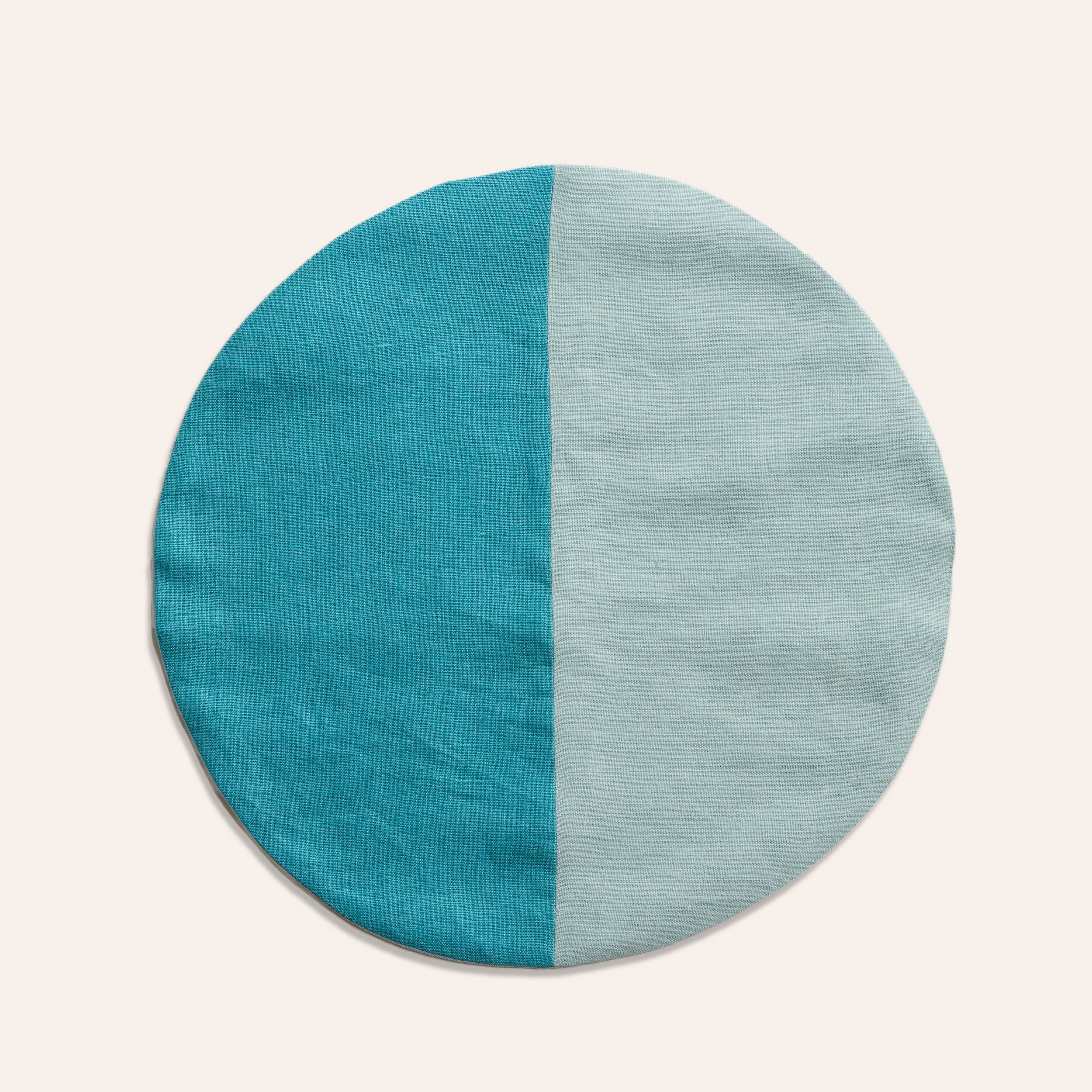 Round Placemat in Seafoam & Peacock