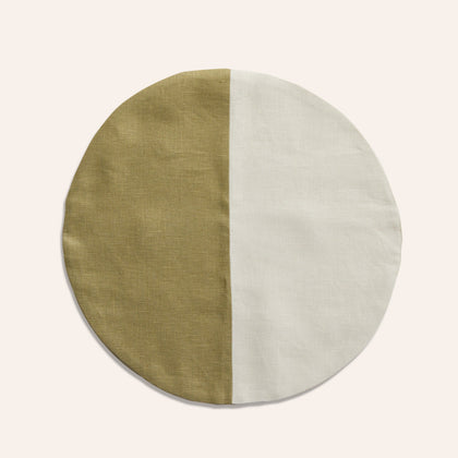 Round Placemat in Seaweed & Light Sage