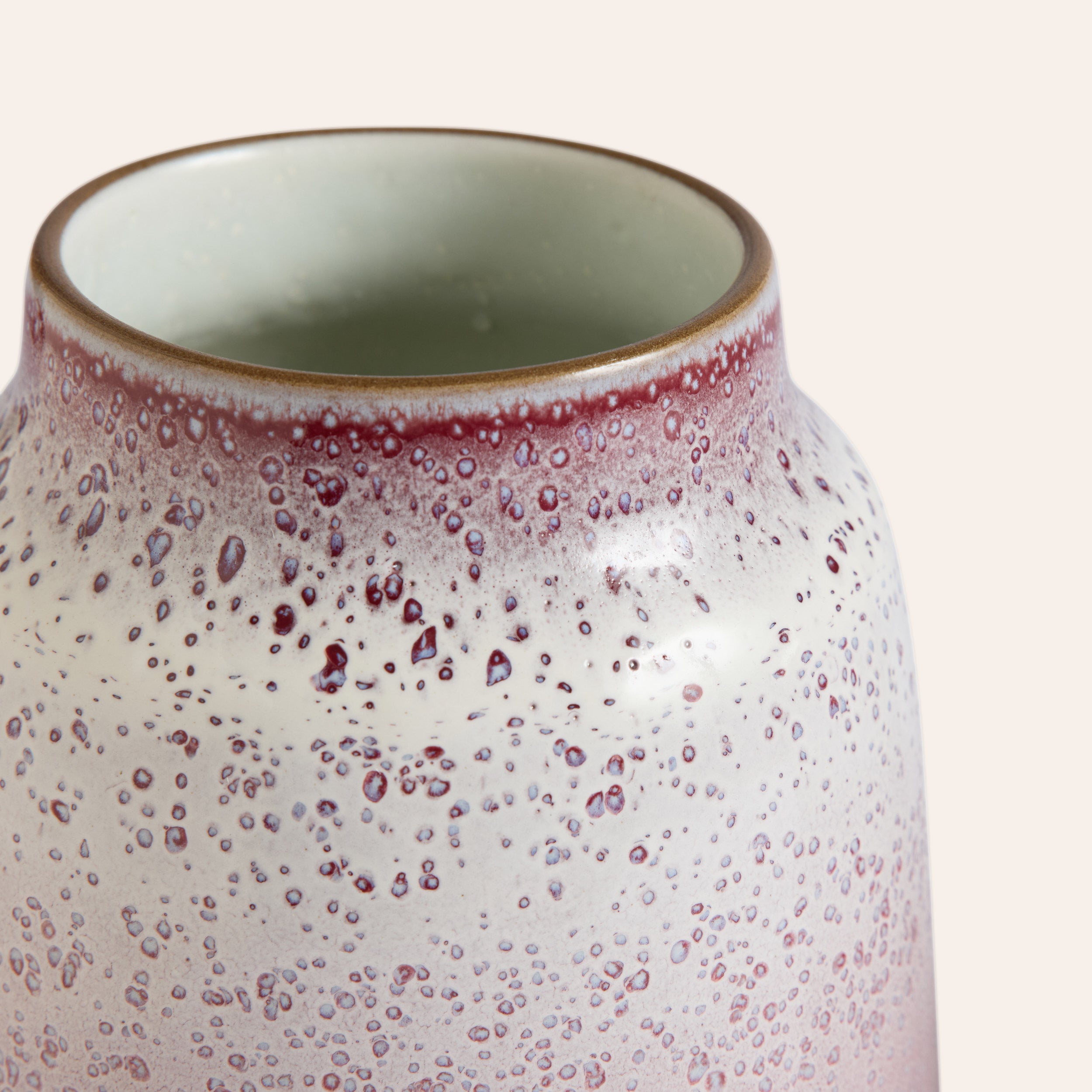Wide Vase in Opaque White / Cranberry / Frost