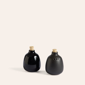 Salt and Pepper Shaker in Gloss Black and Obsidian