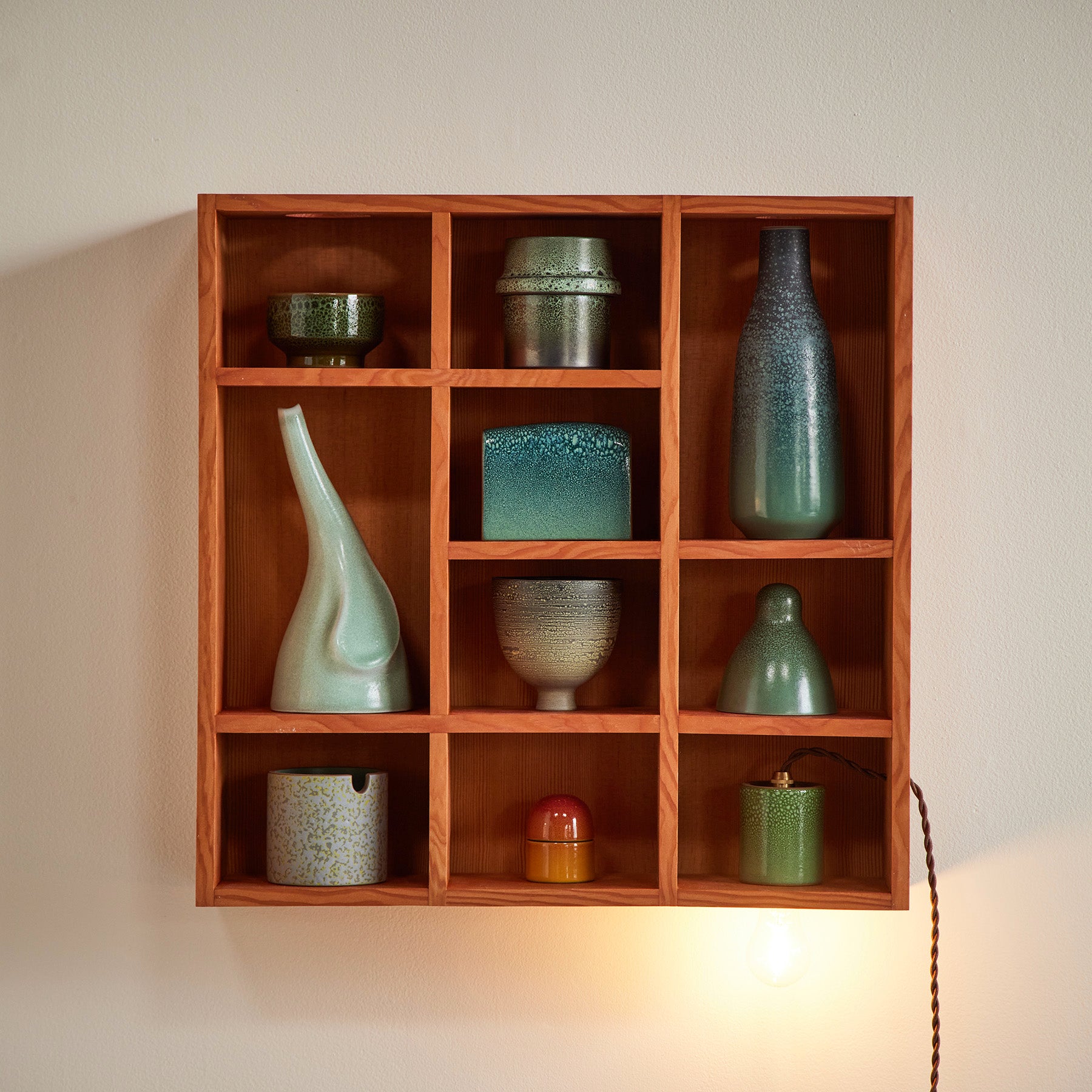 PT1 Light Box Zoom Image 1