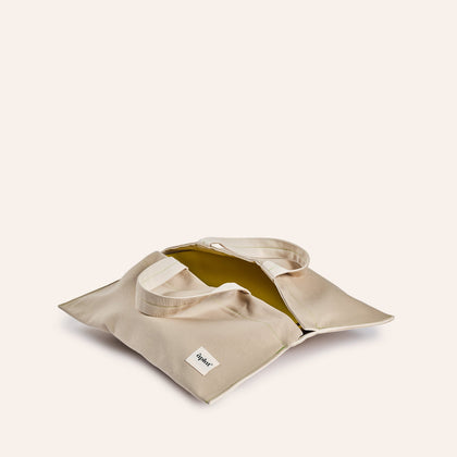 Plat Dish Tote in Barley