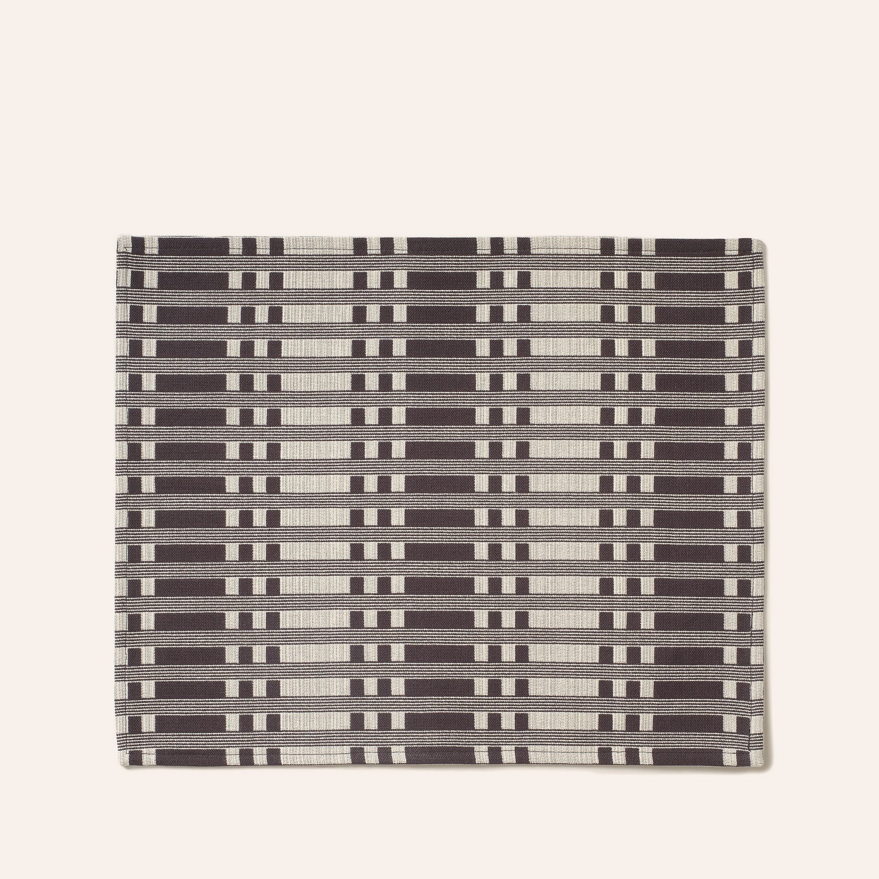 Tithonius Placemat in Black