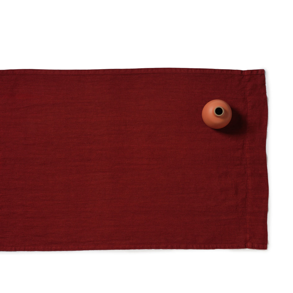 Tela Runner in Verona Red Image 1