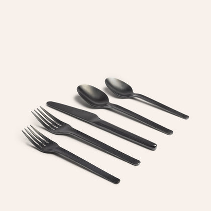 Muir Flatware in Onyx (5 Piece Setting)