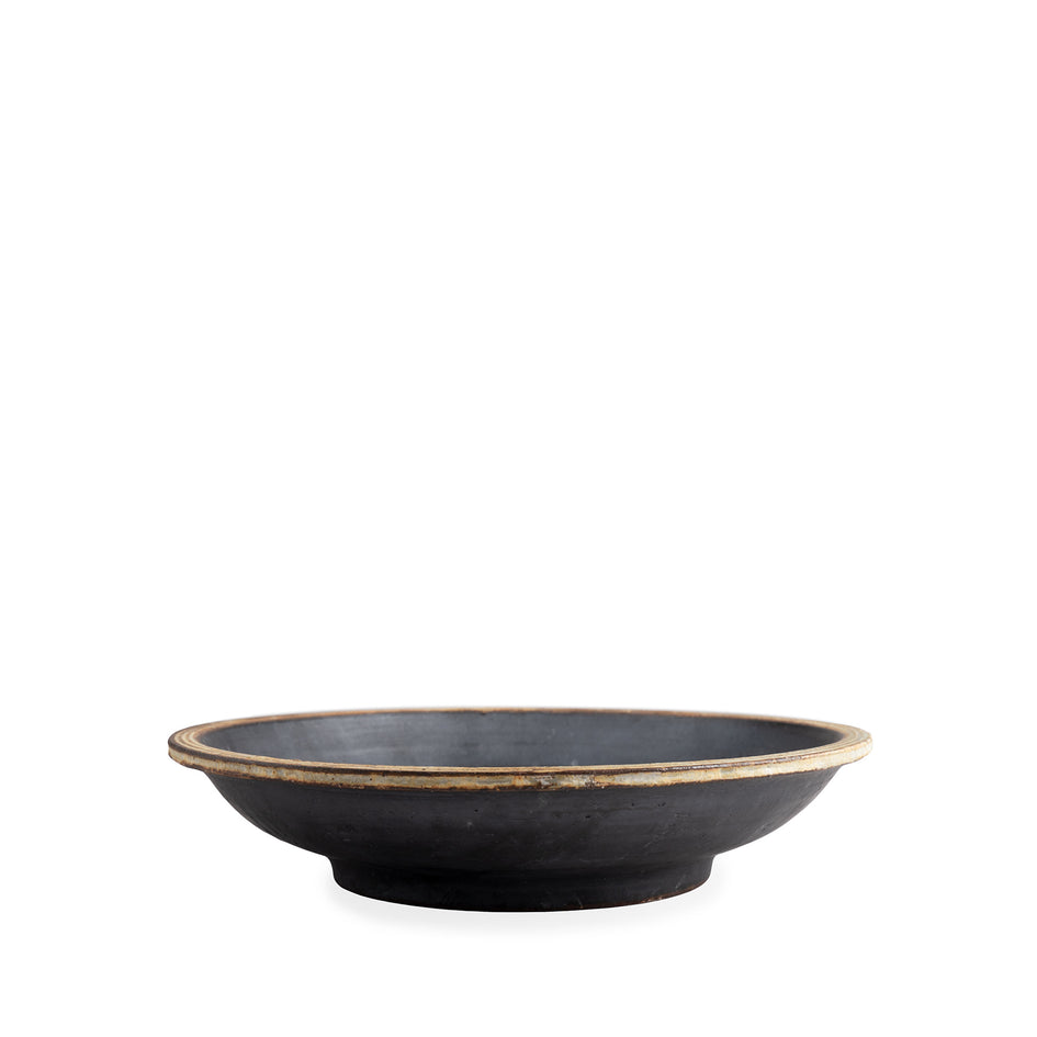 #40 Large Shallow Bowl in Kohiki au Noir Image 1